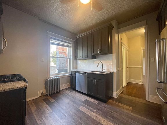 4th image of 95 Romaine Ave APT 6