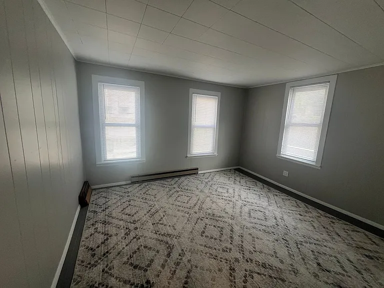 103 S William St — Photo 14