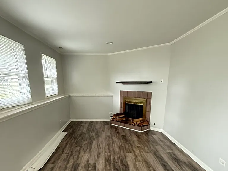 2116 Briar Hill Dr — Photo 7