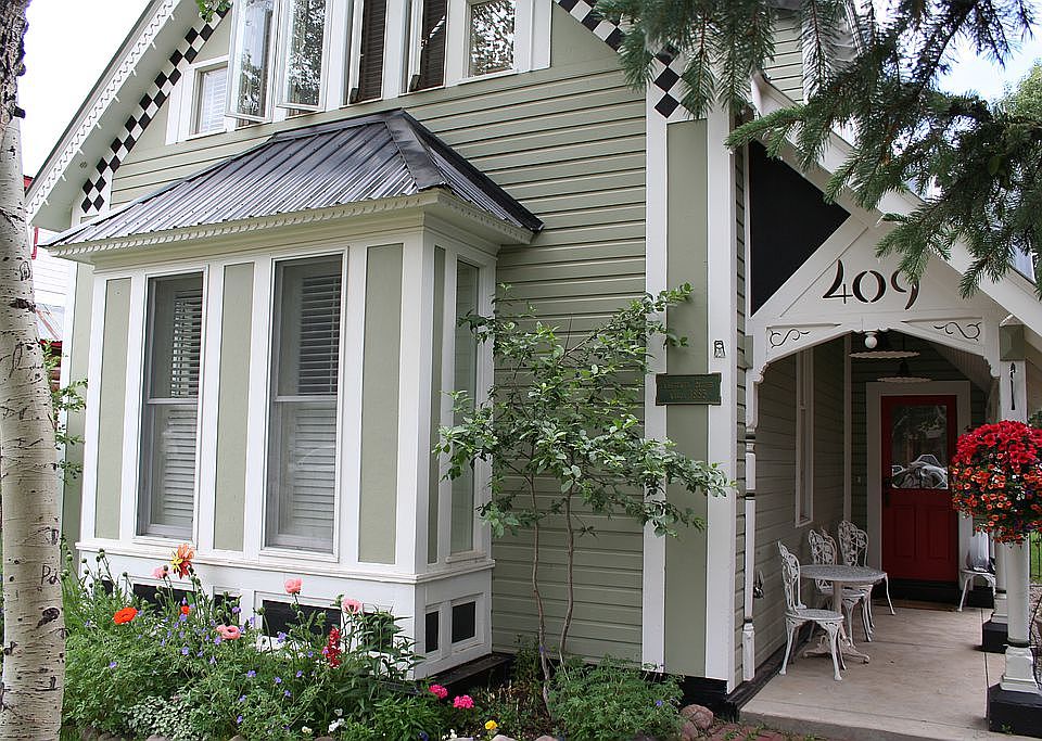 Dream home on Elk Avenue