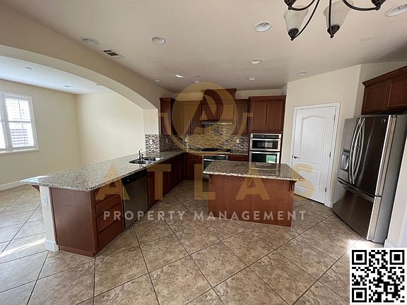 5th image of 207 Sagebrush Ln