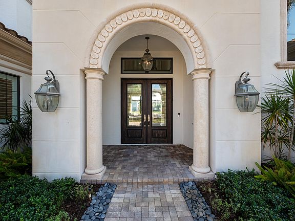 5th image of 17567 Cadena Drive