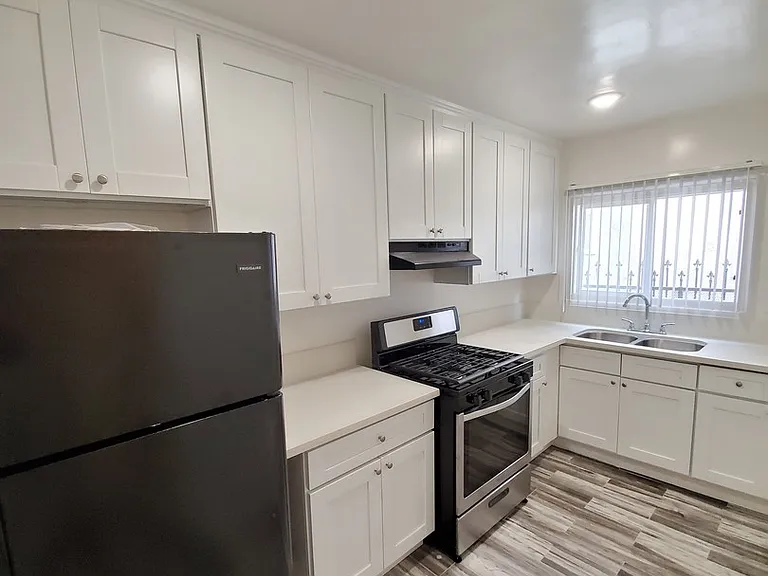 1306 N Las Palmas Ave #2 — Photo 1