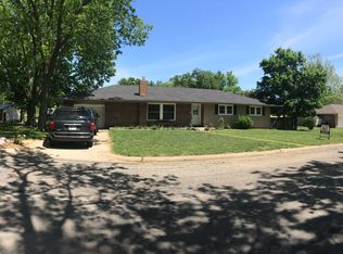 716 Iowa St, Alma, KS 66401