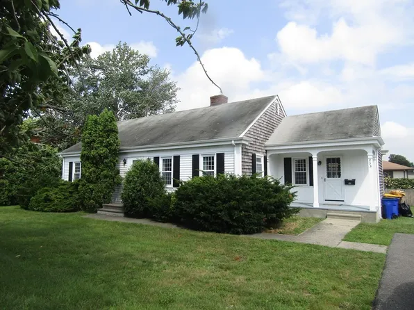 853 N Eastern Ave, Fall River, MA 02720