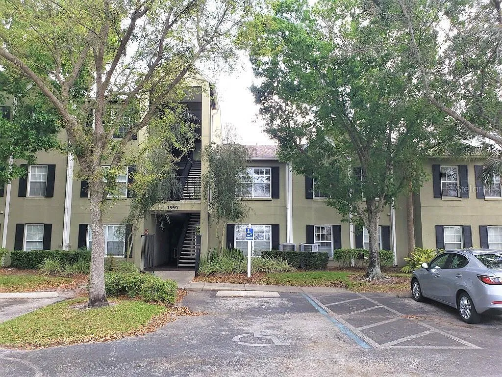 3 bed, 2.0 bath, 1192 sqft, $1,700 — Photo 1