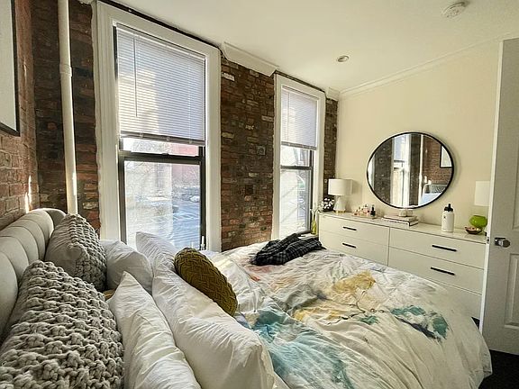 5th image of 133 E 4th St #7215