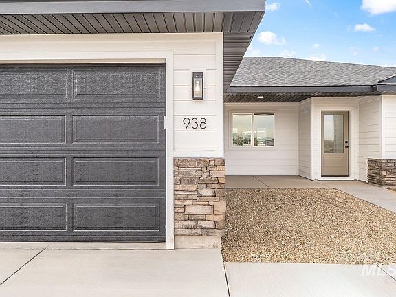 2nd image of 938 Gregory Way