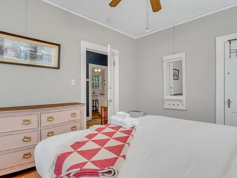 1219 Washington Ave — Photo 13