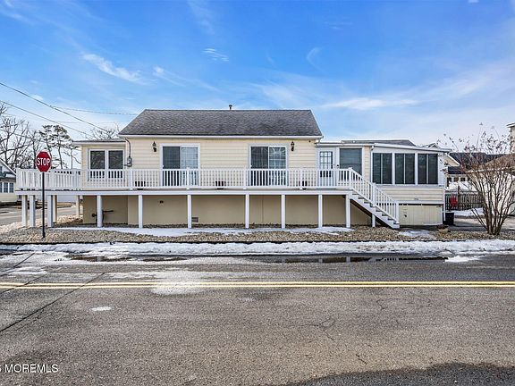 3rd image of 200 Asbury Ave