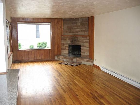 Living Room w/ Fireplace