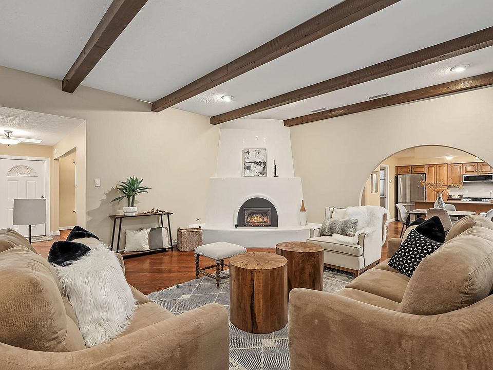1st image of 4707 Hilltop Pl NE