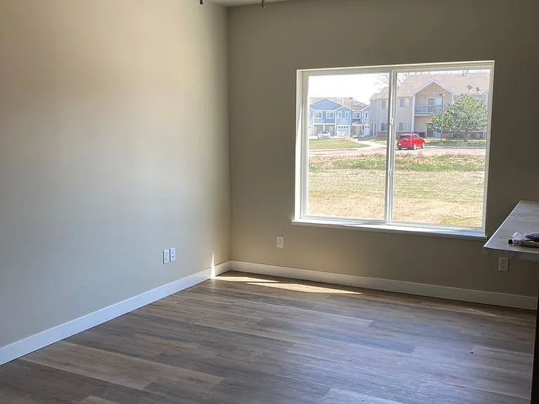 2606 Apache Court Suites 101 4 #201-301 — Photo 7