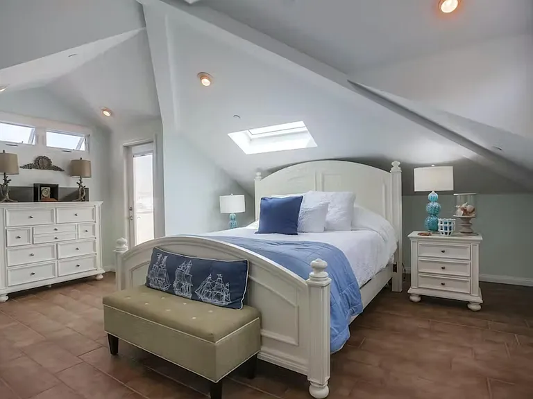 817 Ostend Ct — Photo 4