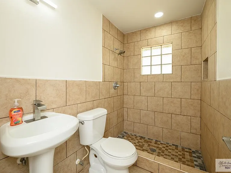 1821 Warren St — Photo 27