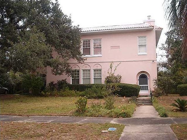 1218 N. Barcelona St.