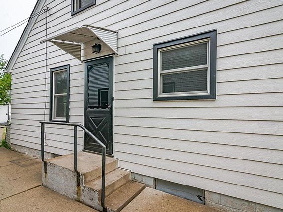 3rd image of 1519 Saint Albans St N