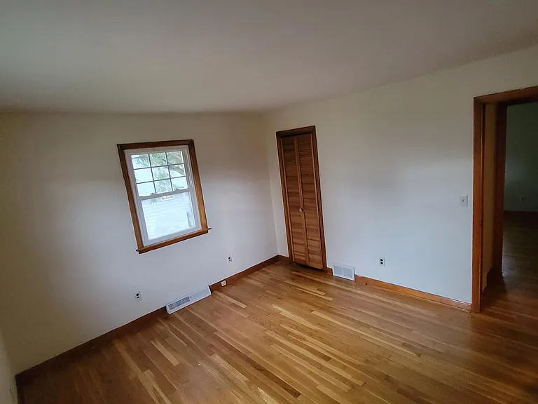 43 Young Ave #LEFT — Photo 3