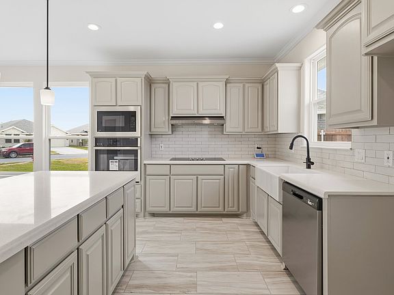 4th image of 3213 Amarillo Dr