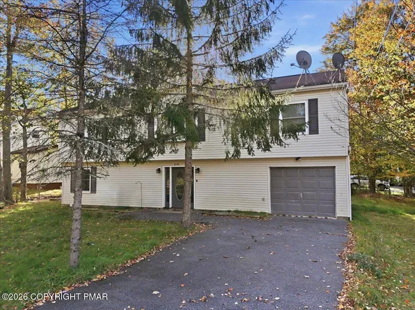 4587 Briarcliff Ter, Tobyhanna, PA 18466