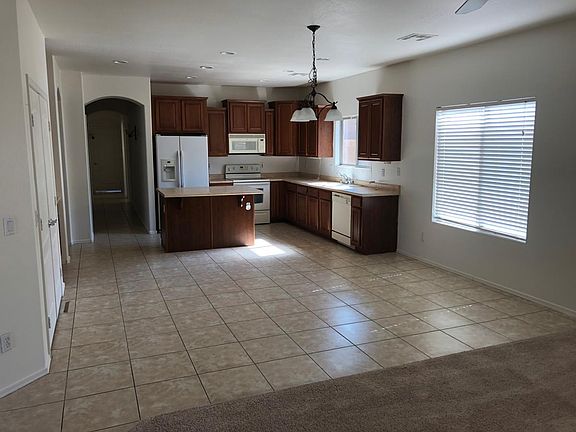 5th image of 4096 E County Down Dr