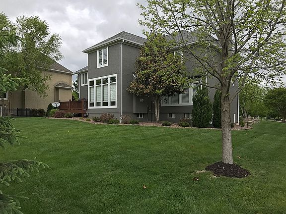 3rd image of 14312 Connell St