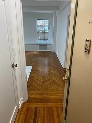 Rented by TNG Nassimi Realty | media 19