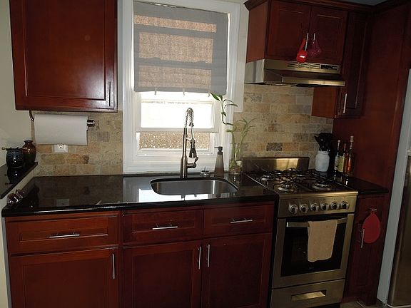 2nd image of 885 Olympia Blvd