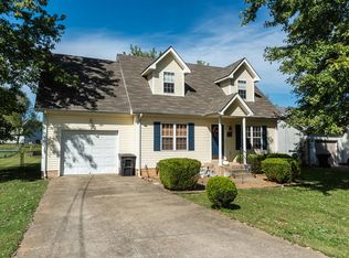 112 Oak Tree Dr, Oak Grove, KY 42262