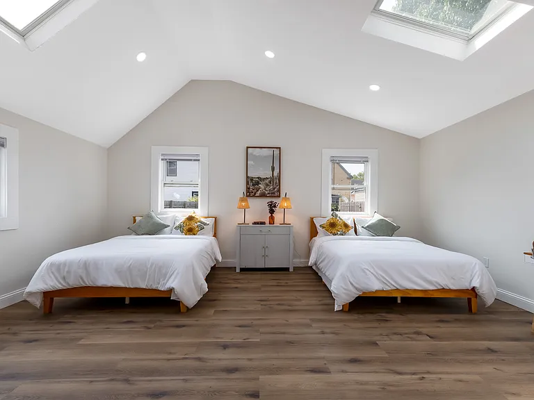 1145 Rowley Ave #1 — Photo 14
