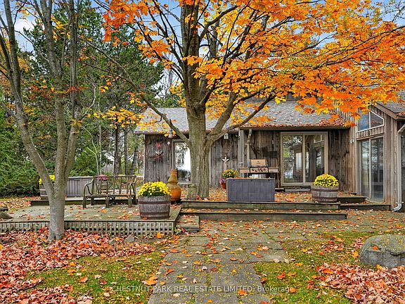 2nd image of 3797 Lakeshore Rd