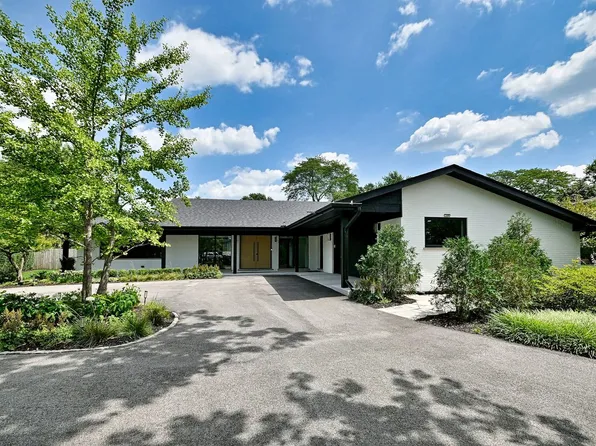3456 Whirlaway Dr, Northbrook, IL 60062