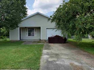 18 Carpenters Place Dr, Orange, TX 77630