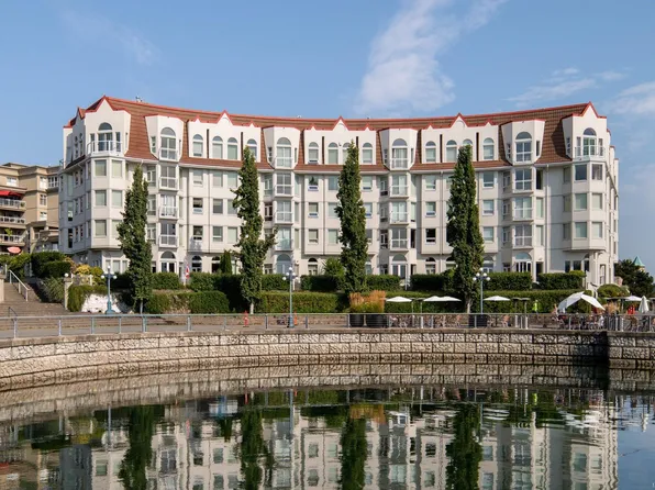 10 Paul Kane Pl #518, Victoria, BC V9A 7J8