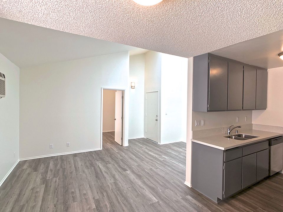 1st image of 2041 Beloit Ave APT 6