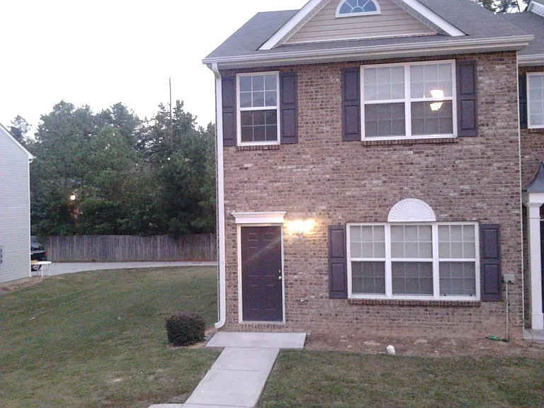 5355 Oakley Commons Blvd — Photo 1