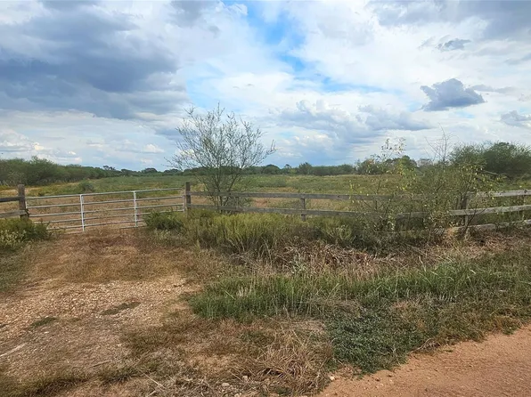 11346 E Ueckert Rd, Bellville, TX 77418