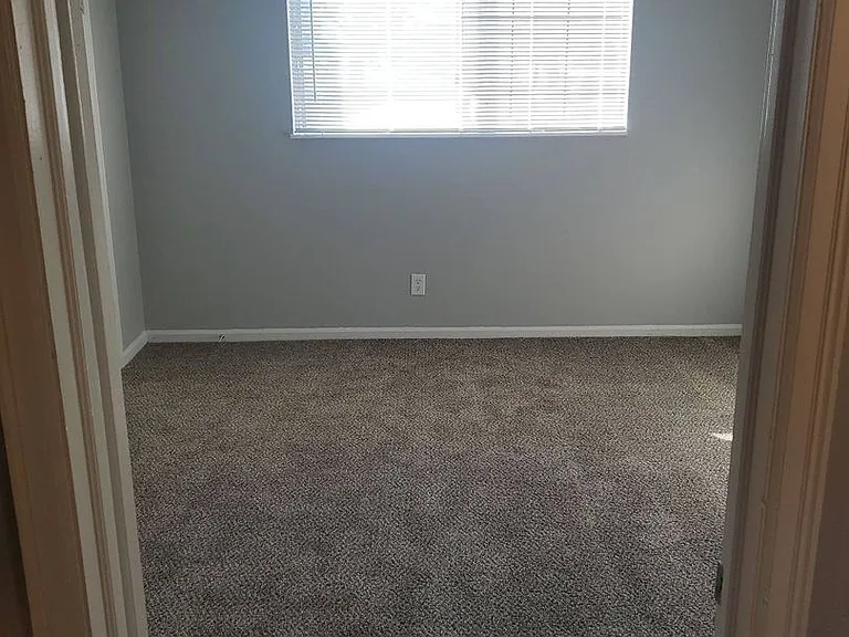 Stratford East Apartments — Photo 31