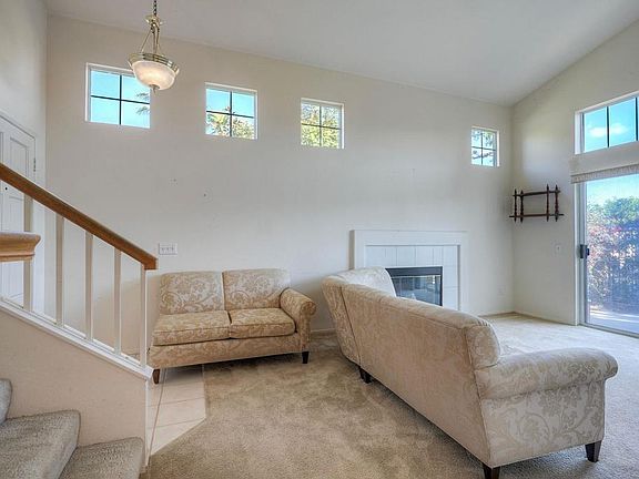4th image of 32033 Arlington Cir