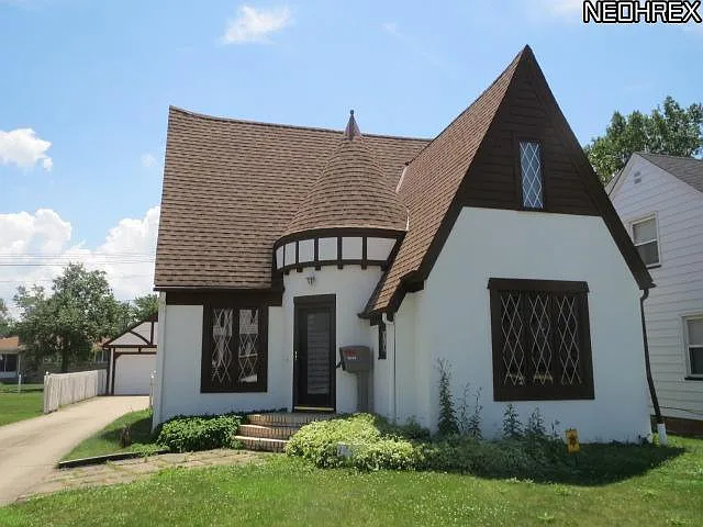10608 Grace Ave photo 1