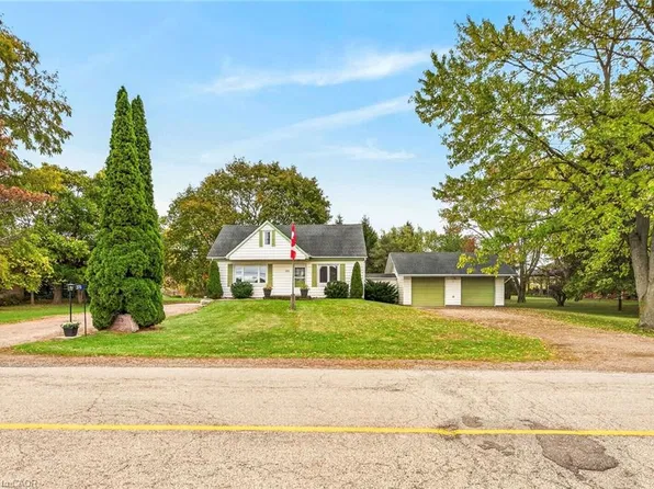 376 Rock Chapel Rd, Hamilton, ON L9H 5E2