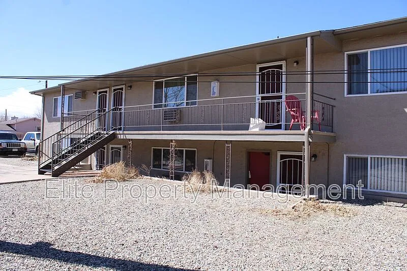 1 bed, 1.0 bath, 700 sqft, $995 — Photo 2