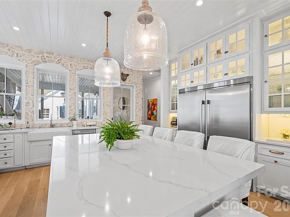 3rd image of 24 Waverly Rd