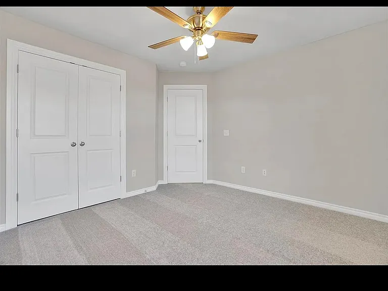 2043 SW 45th St — Photo 12