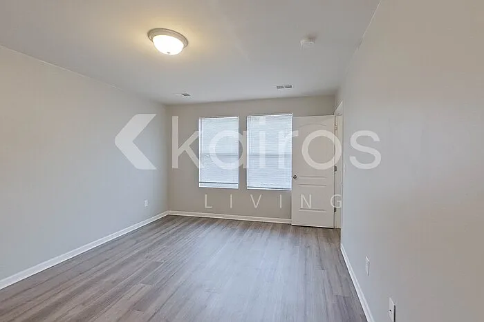 305 Cedar Rdg — Photo 11