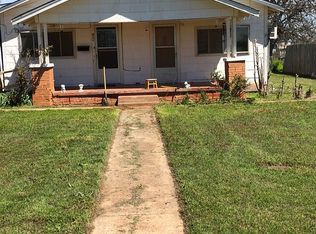 209 E Washington Ave, Electra, TX 76360