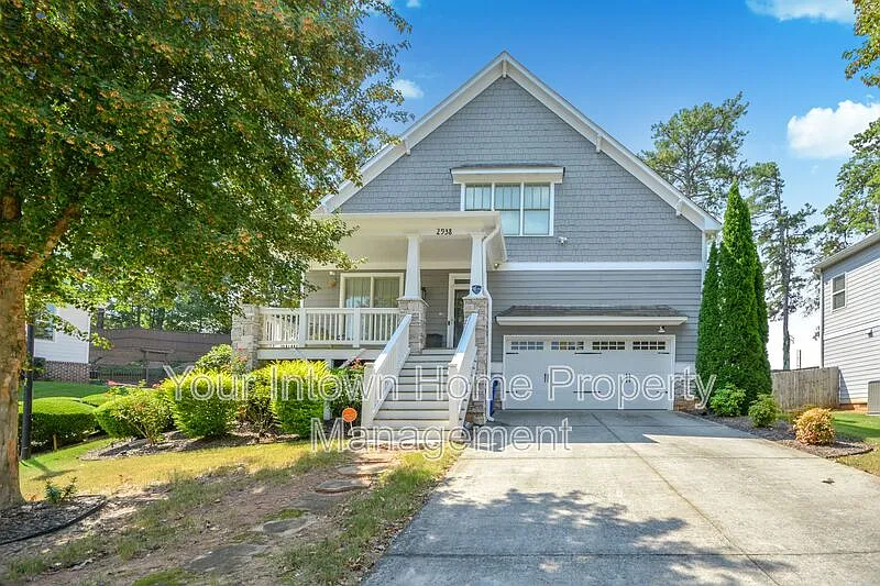 3 bed, 3.0 bath, 2451 sqft, $3,400 — Photo 2