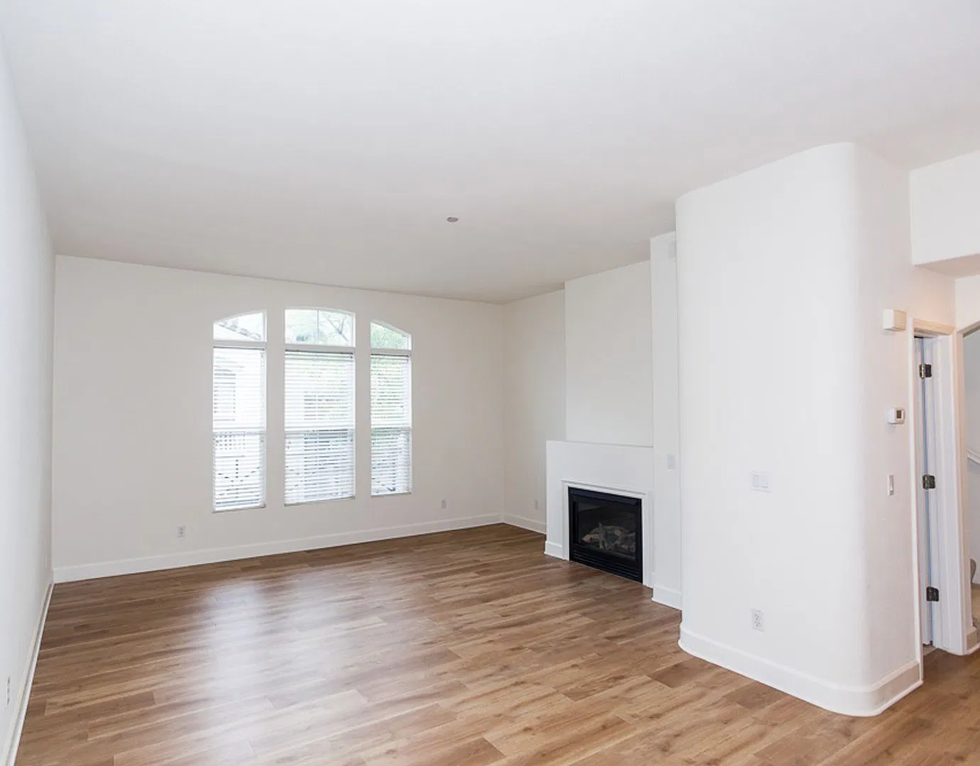 Bautifully Bright 4 Bedroom Townhouse at Parc Metro — Photo 4