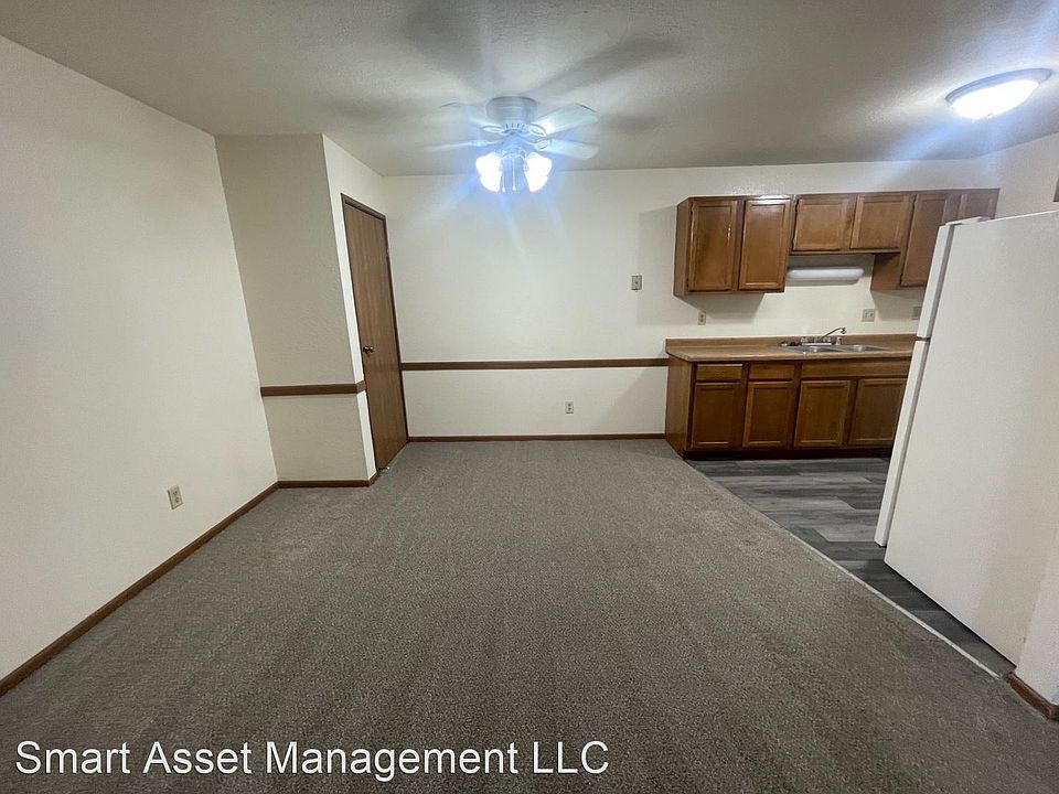 1st image of 2511 S 43rd St #104