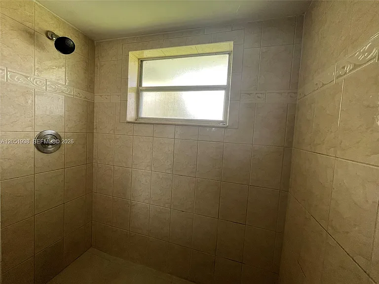 2740 Forest Hills Blvd #202 — Photo 18